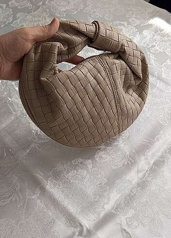Beden Pinterest model düğümlü baget çanta
