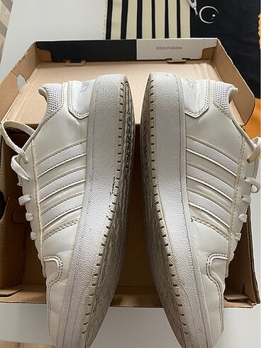 37,5 Beden Adidas ayakkabı
