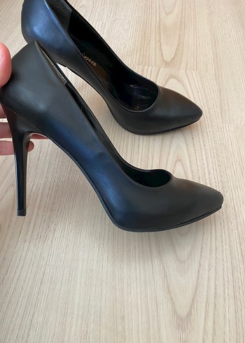 Siyah Modern Klasik Stiletto Topuklu Kadın Ayakkabı