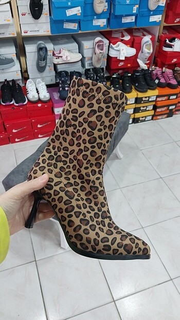 Leopar Topuklu Kadın Botu 