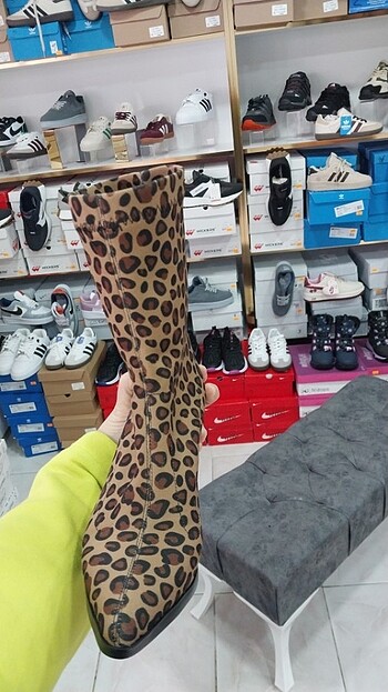 37 Beden Leopar Topuklu Kadın Botu