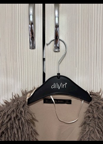 Bej Midi Uzunlukta Kürk Detaylı Kadın Mont - Görsel 3