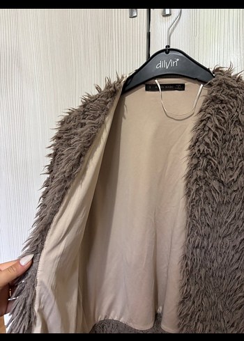 Bej Midi Uzunlukta Kürk Detaylı Kadın Mont - Görsel 2