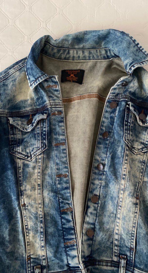 Düğmeli Mavi Batik Desenli Kadın Kot Ceket - Görsel 2