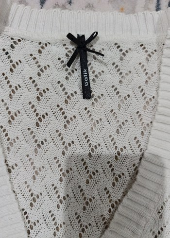 Batik Kısa Kollu Beyaz Örgü Hırka