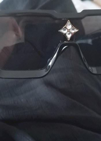 Parlak Siyah Gotik Kadın Gözlüğü - Görsel 5