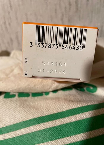 Anthelios uvmune 400 oil control Spf50+ - Görsel 3