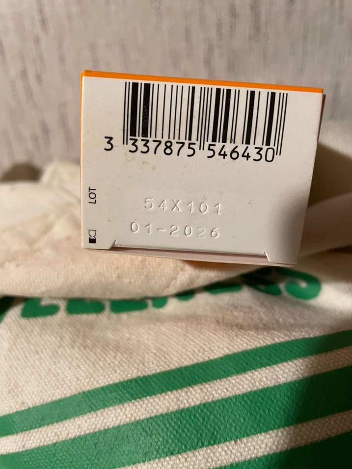 Anthelios uvmune 400 oil control Spf50+ - Görsel 3