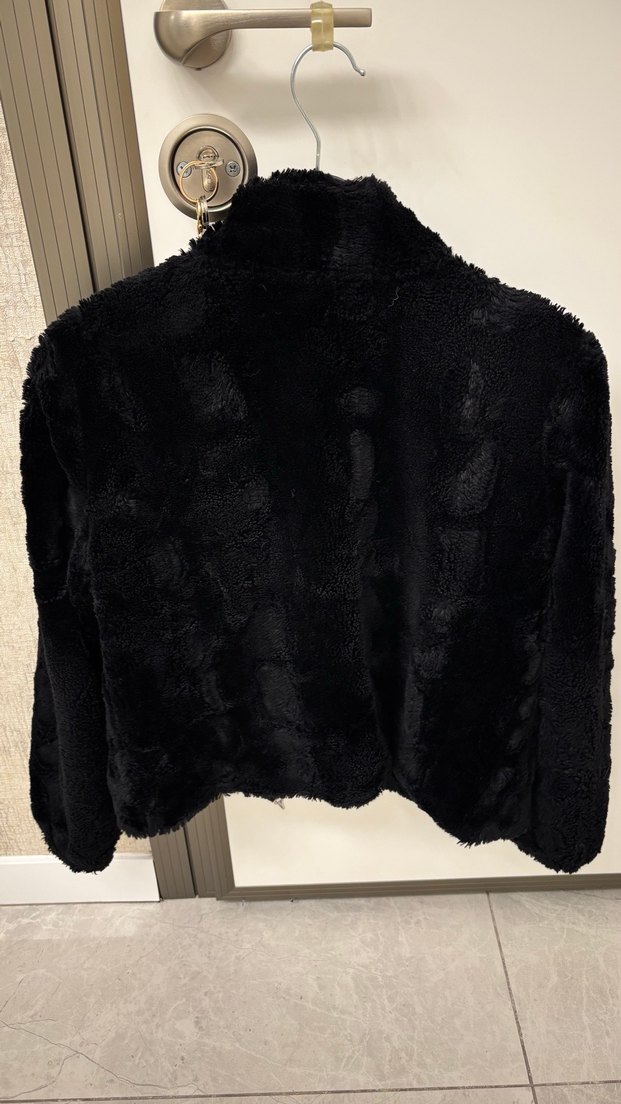 Siyah Kürk Detaylı Midi Kadın Mont - Görsel 4