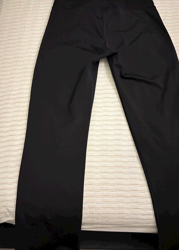 Siyah Kadın Spor Tayt, Elastik ve Parlak Kumaş - Görsel 2