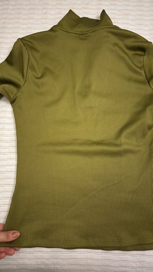 Fermuarlı Yüksek Yakalı Kadın  Tişörtü - Görsel 4