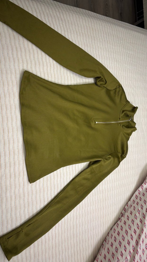 Fermuarlı Yüksek Yakalı Kadın  Tişörtü - Görsel 5