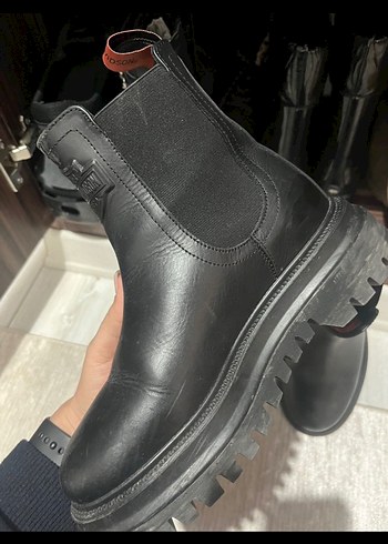 Siyah Deri Tokalı Kadın Bot - Görsel 4