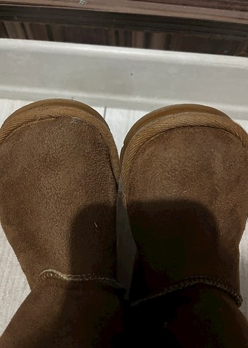 Kız Çocuk Kahverengi Süet Düğmeli Bot - Görsel 3