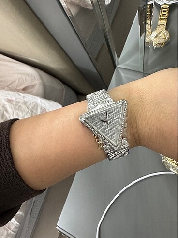 Guess saat
