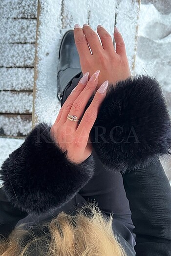 Kısa Tüylü Siyah Kürk Bileklik Kalın - Görsel 3