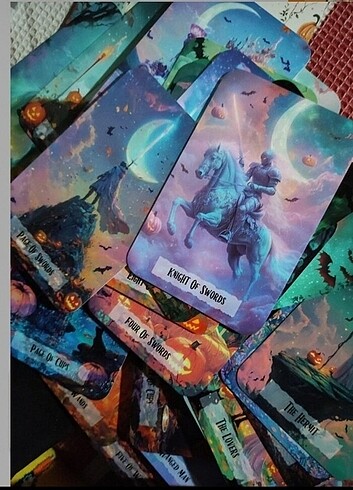 Pumpkin glow hallowen temalı Tarot destesi