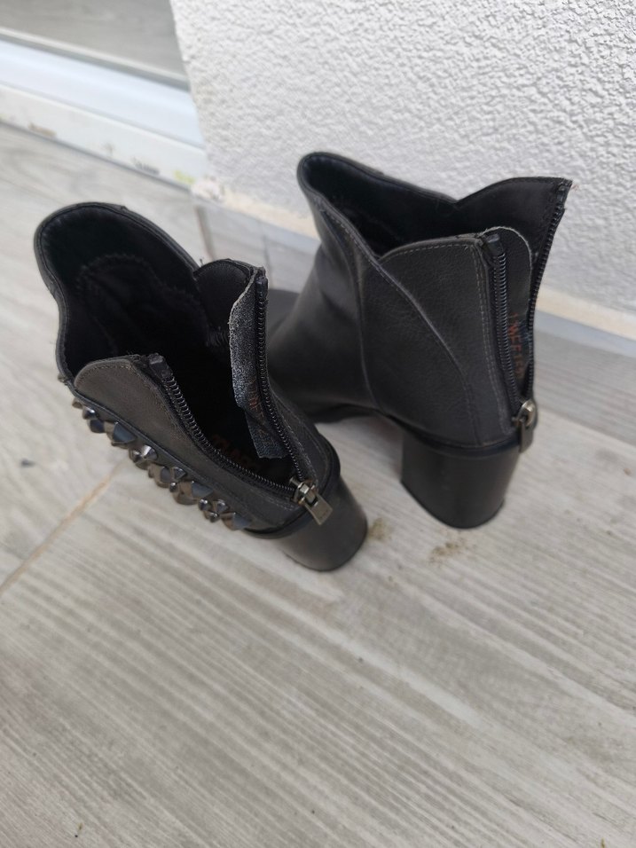 Tokalı Siyah Deri Kadın Topuklu Bot - Görsel 2