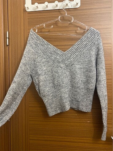 H&M Gri V Yaka Kazak