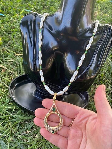 Accessory Collective Farklı olmak isteyenlere yeni model çerçeveli inci kolye