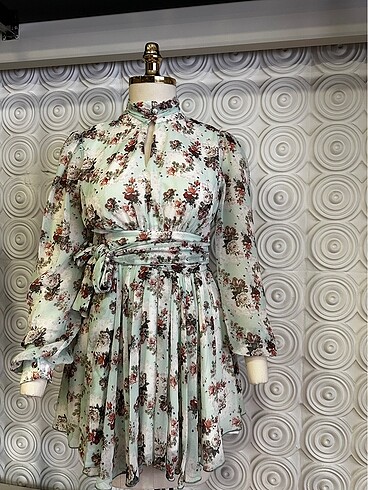Zara Özel tasarım desenli mini elbise