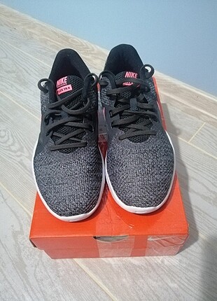 36 Beden gri Renk Nike orijinal dır sıfır kutusunda 36.5 numara