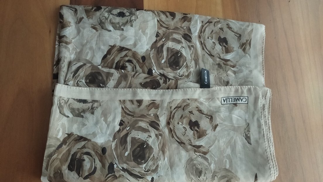 kadın desenli şal - Görsel 2