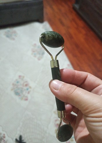Doğal Yeşil Taşlı Yüz Masaj Aleti - Görsel 2