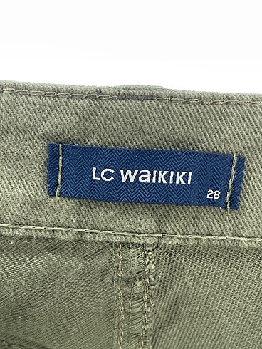 28 Beden yeşil Renk LC Waikiki Jean / Kot %70 İndirimli.