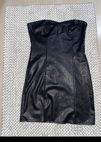 Siyah Deri Yılan Desenli Straplez Mini Elbise - Görsel 2