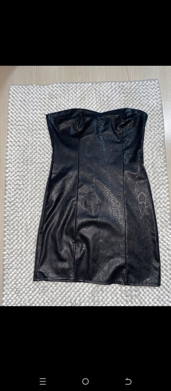 Siyah Deri Yılan Desenli Straplez Mini Elbise - Görsel 2