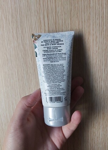Bath & Body Works Dressed in White- Bath And Body Works Vücut kremi