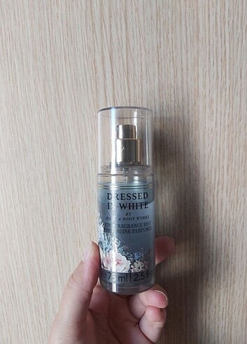 Dressed in white - Bath And Body Works Vücut Spreyi