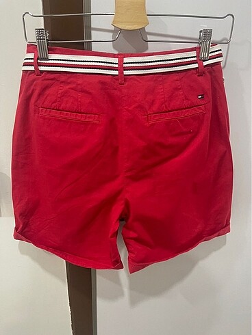 s Beden kırmızı Renk TOMMY HILFIGER KEMERLİ KIRMIZI ŞORT