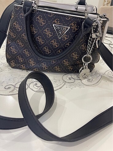 Guess GUESS ORJİNAL OMUZ ÇANTASI