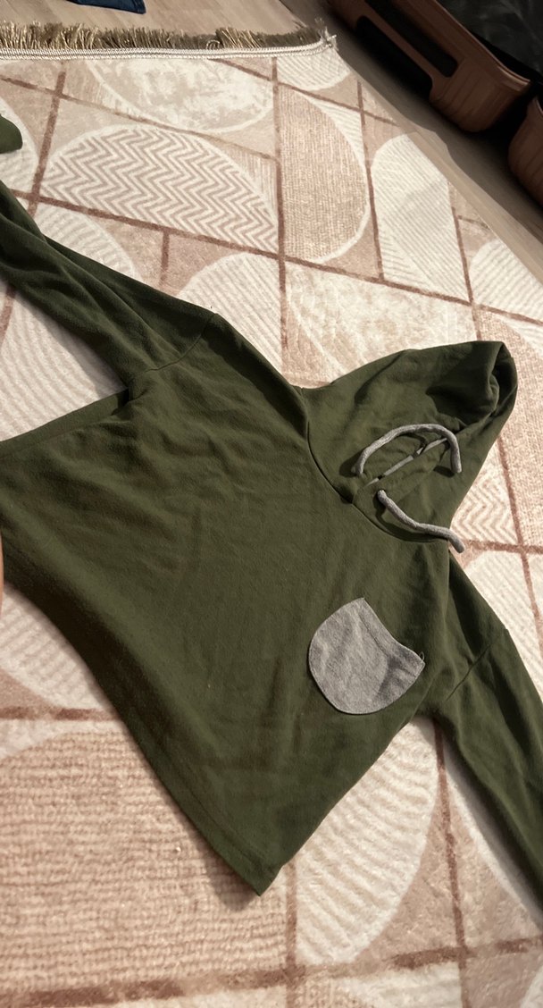 Kapüşonlu Haki Bebek Taşıma Önlüğü - Görsel 2