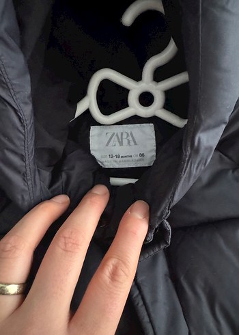 Kapüşonlu Siyah Erkek Çocuk Mont - Görsel 2