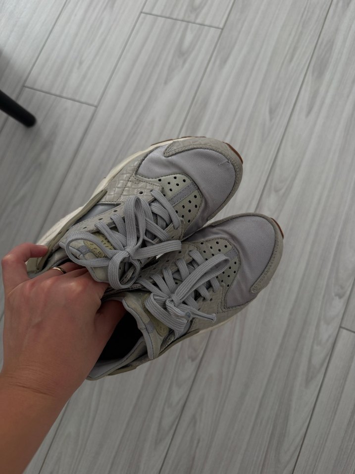 nike huarache Kadın Spor Ayakkabı - Görsel 2