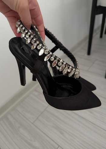 Taşlı Siyah Stiletto Topuklu - Görsel 2