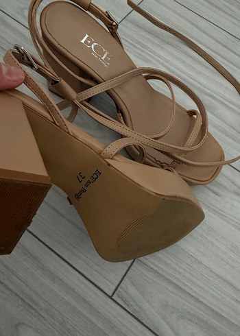 Bej kalın Topuklu Sandalet - Görsel 3