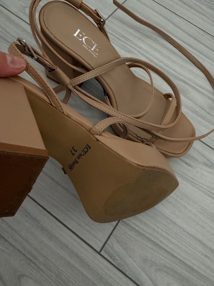 Bej kalın Topuklu Sandalet - Görsel 3