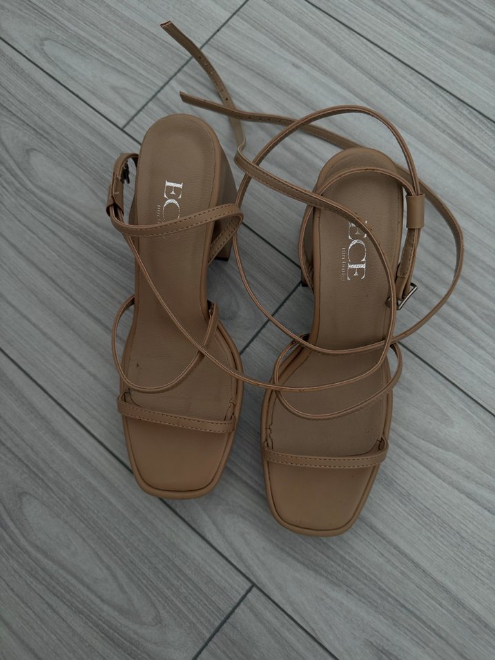 Bej kalın Topuklu Sandalet - Görsel 2