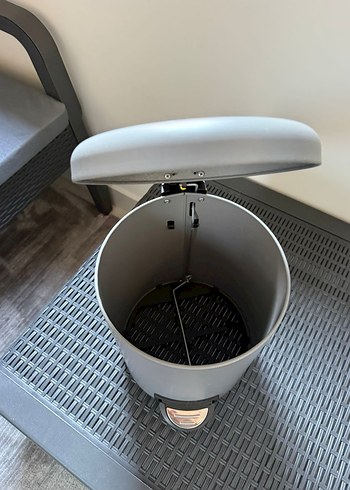 Gri çöp kovası - Görsel 4