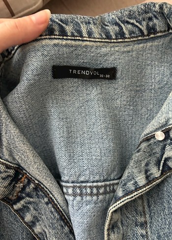 Düğmeli Kolsuz Mavi Denim Ceket - Görsel 2