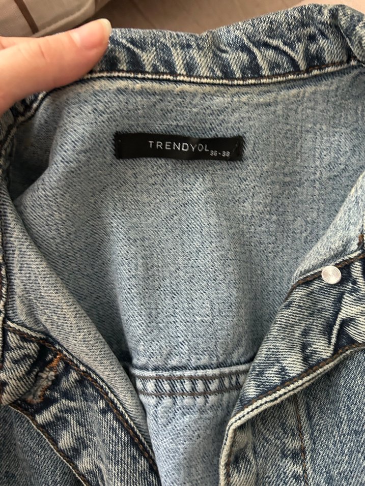 Düğmeli Kolsuz Mavi Denim Ceket - Görsel 2