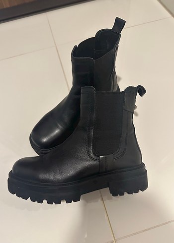 El Siyah Suni Deri Kadın Bot - Görsel 2