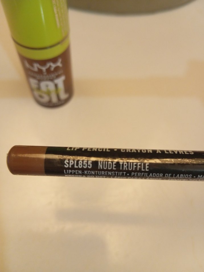 NYX Parlak Khaki Lip Gloss ve Dudak Kalemi - Görsel 4