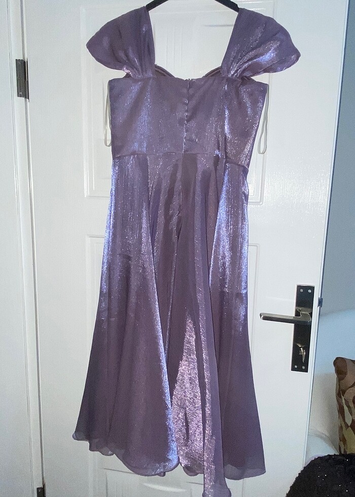 Lila kendinden simli düşük kollu elbise - Görsel 2