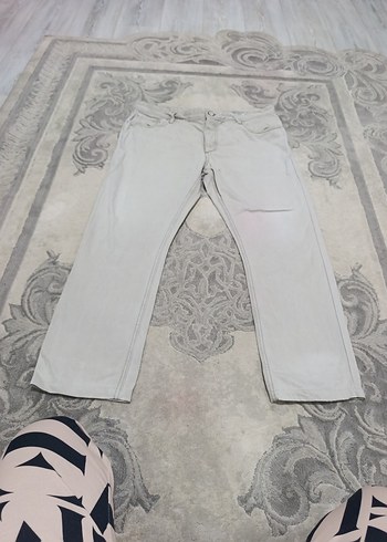 38 Beden gri Renk Jack Jones 38 beden jeans . Temiz deformesi yoktur