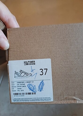 37 Beden Tomy hilfiger spor ayakkabı